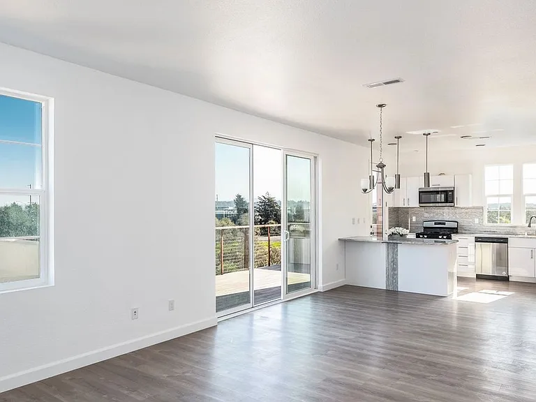 23 Blackbird Cir — Photo 5