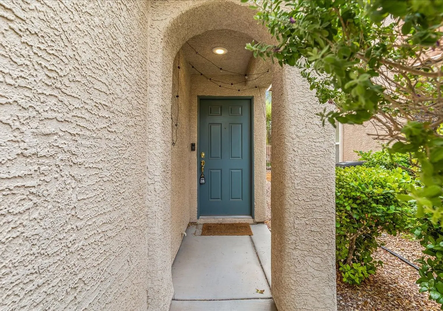 Exceptional Summerlin 4-Bedroom Residence with Spacious Living & Entertaining Areas — Photo 3