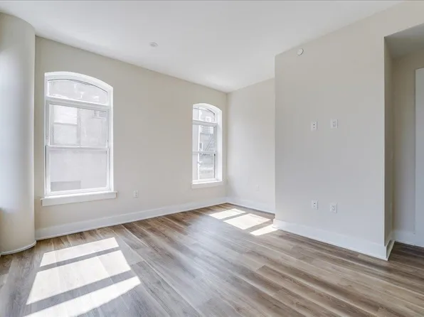 237 Washington Street image 15 of 34