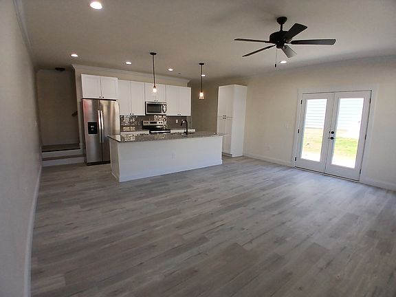 KITCHEN & LIVING ROOM