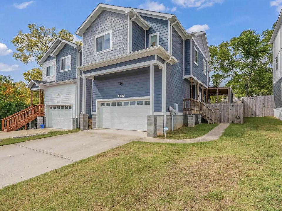 4 Bedroom Home, 2.5 Bathrooms with garage & driveway parking. Large fenced in backyard with great patio for entertaining.