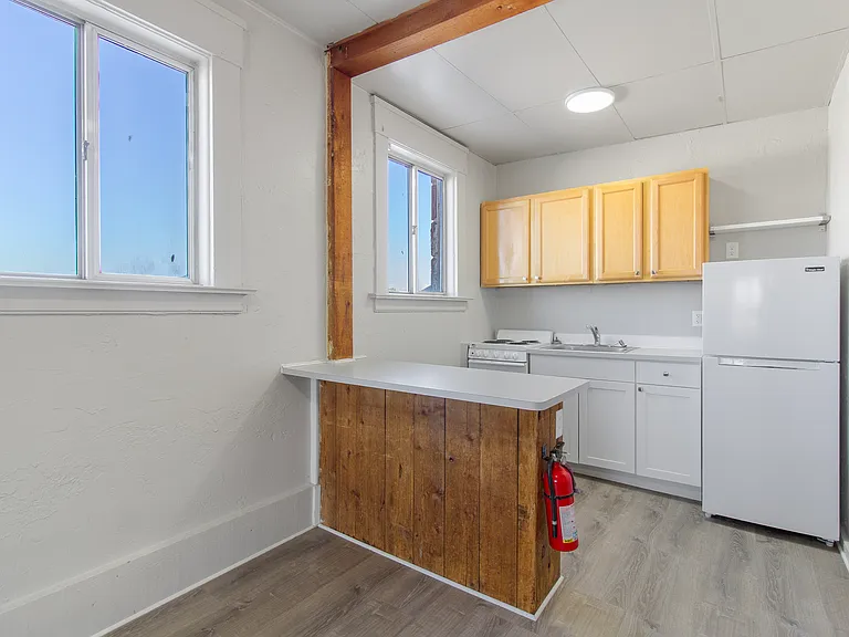 128 Broadway Ave N #2 — Photo 9