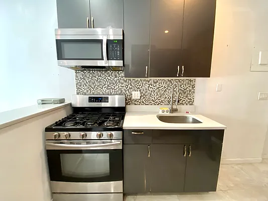 Rented by Compass | media 12