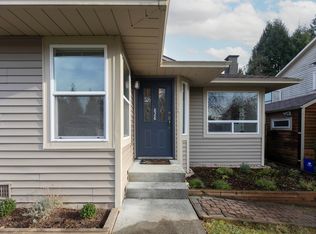 828 Nicolum Ct, North Vancouver, BC V7H 2R8