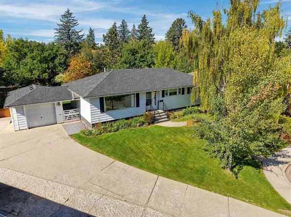 2031 E Glenwood Dr SW, Calgary, AB T3E 3Y7