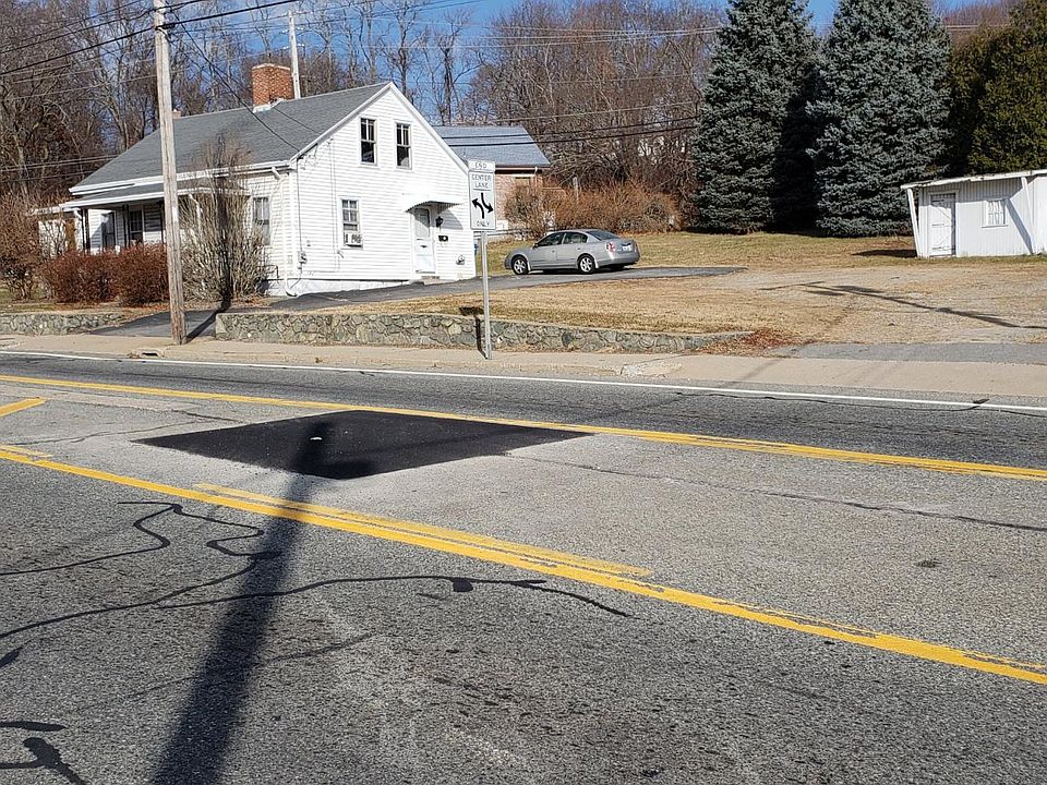 2nd image of 215 Mendon Rd