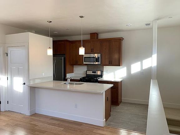 4th image of 9139 Thiessen Ln