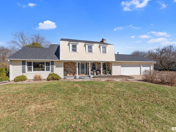3075 Quail Ridge Rd, Bettendorf, IA 52722