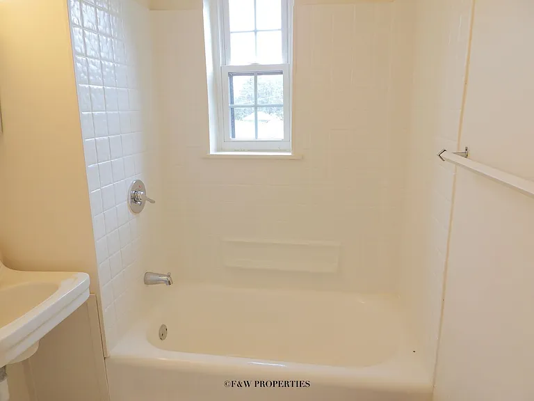 775 E. Broad St — Photo 62