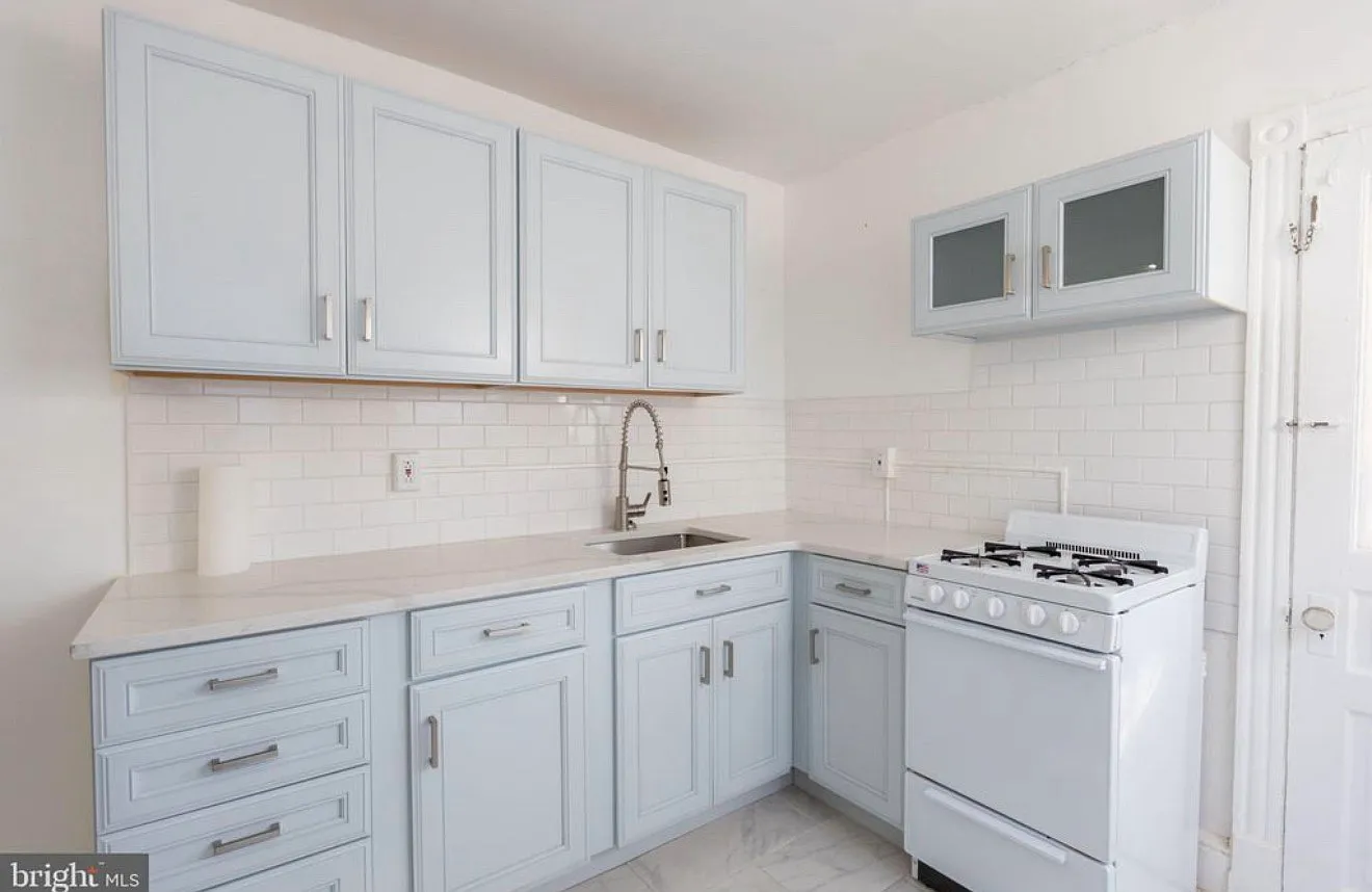 3 bed, $1,400 — Photo 4