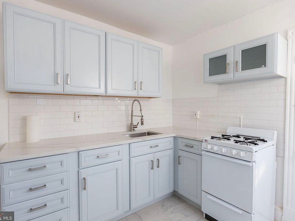 1st image of 1017 Washington St #2
