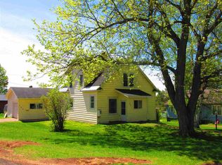 137 E Larch St, Ironwood, MI 49938