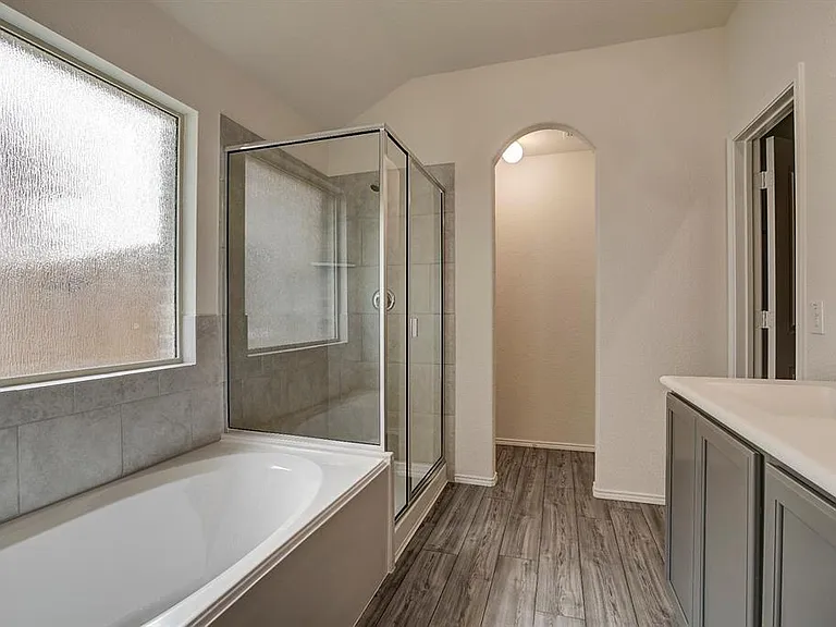 454 Stuart Ln — Photo 16