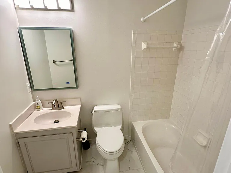 20200 Brookview Sq — Photo 14