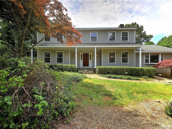25 Skytop Drive, Trumbull, CT 06611