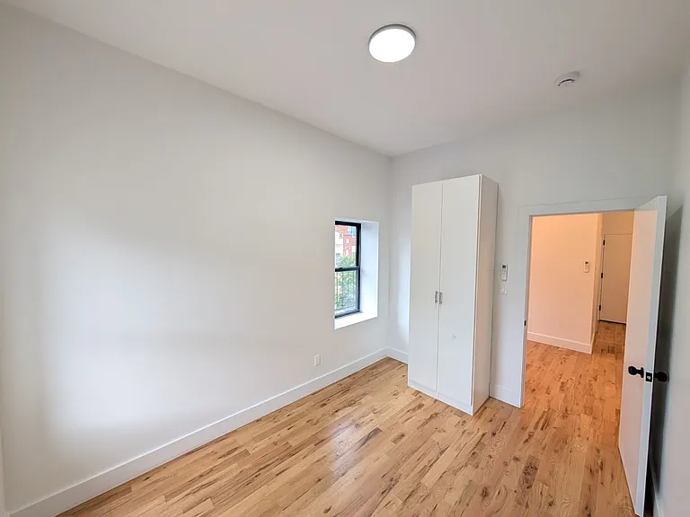 725 Dumont Ave #3R — Photo 3