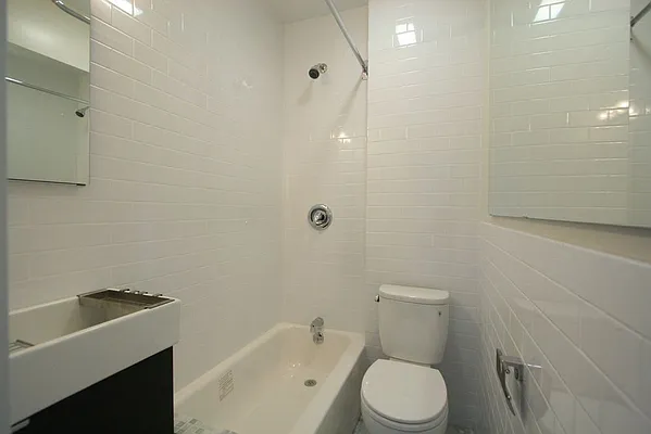 Rented by Dwell Residential Inc | media 36