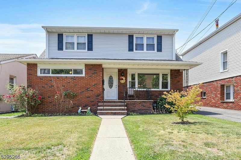 1st image of 322 Kingsland Ave