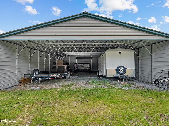15th image of 634 Old Cedar Creek Rd