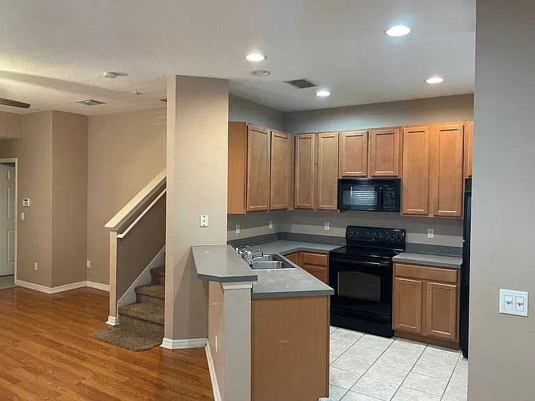 7734 Clubdale Loop — Photo 2