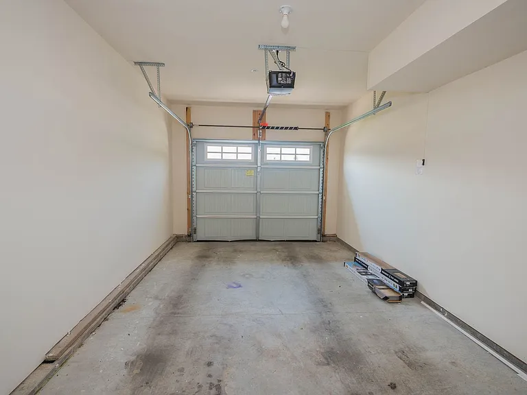 403 Parkview Ct — Photo 18