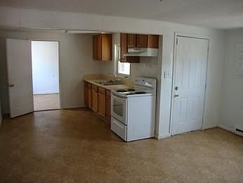 3rd image of 1009 Blythewood Ln
