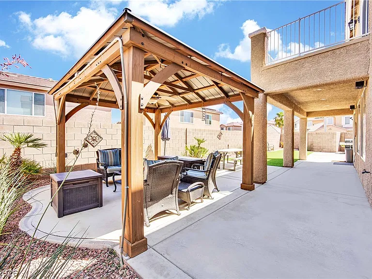 668 Sunrise Lake Pl — Photo 32