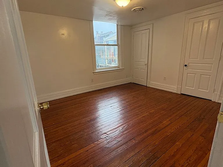 152 W King St #2 — Photo 7