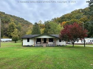 1079 Joes Creek Rd, Comfort, WV 25049