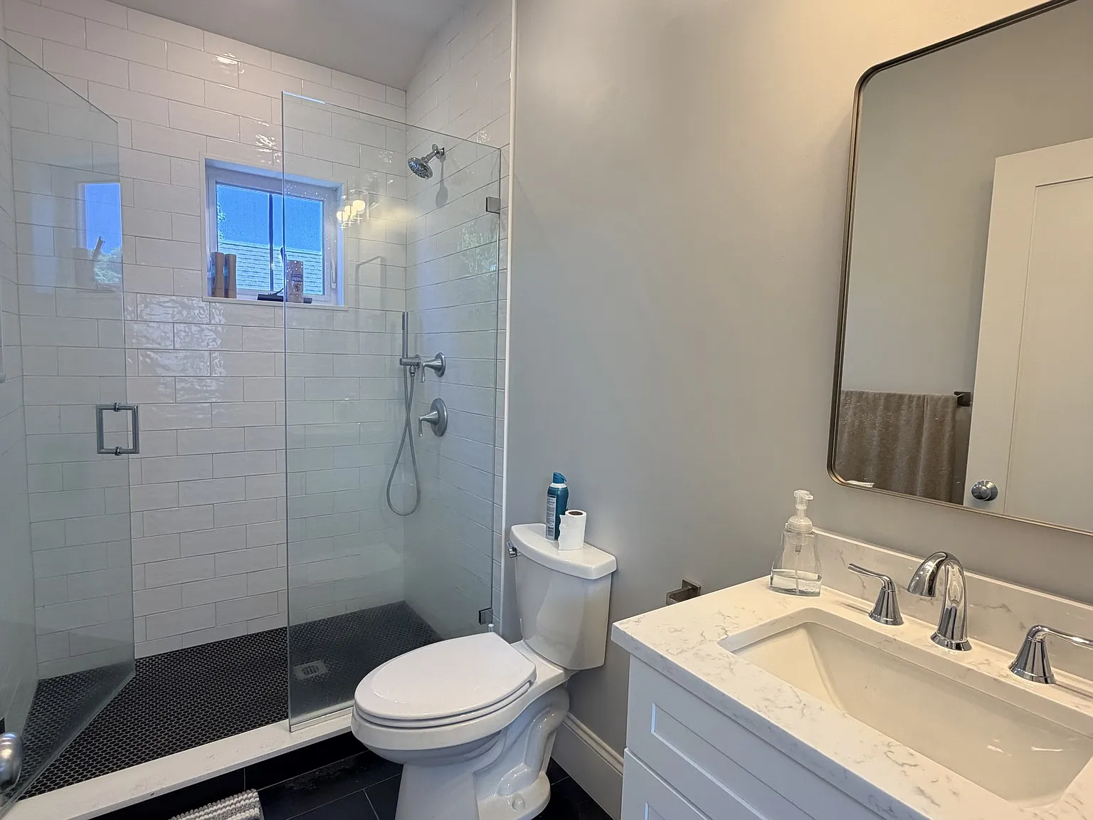 3 bed, 1200 sqft, $4,500 — Photo 4