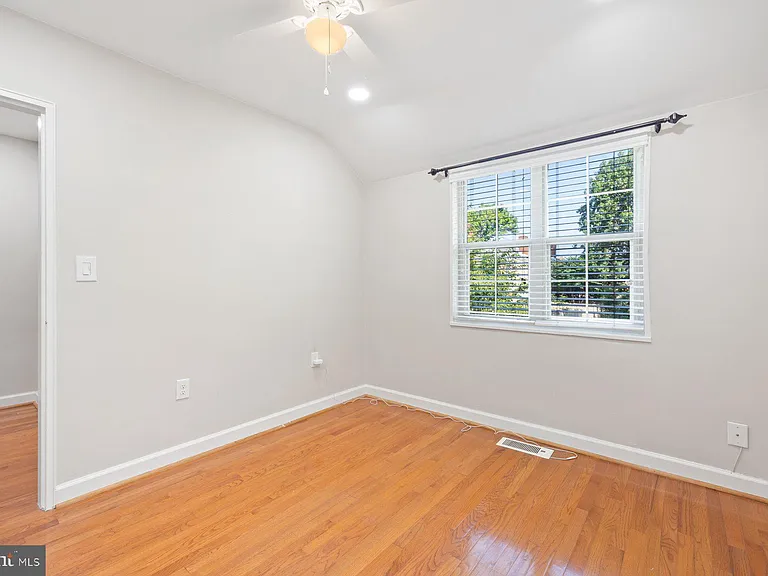 2512 N Dearing St — Photo 19
