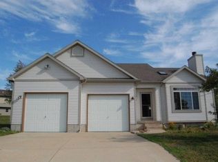 317 Spoke Cir, Sun Prairie, WI 53590