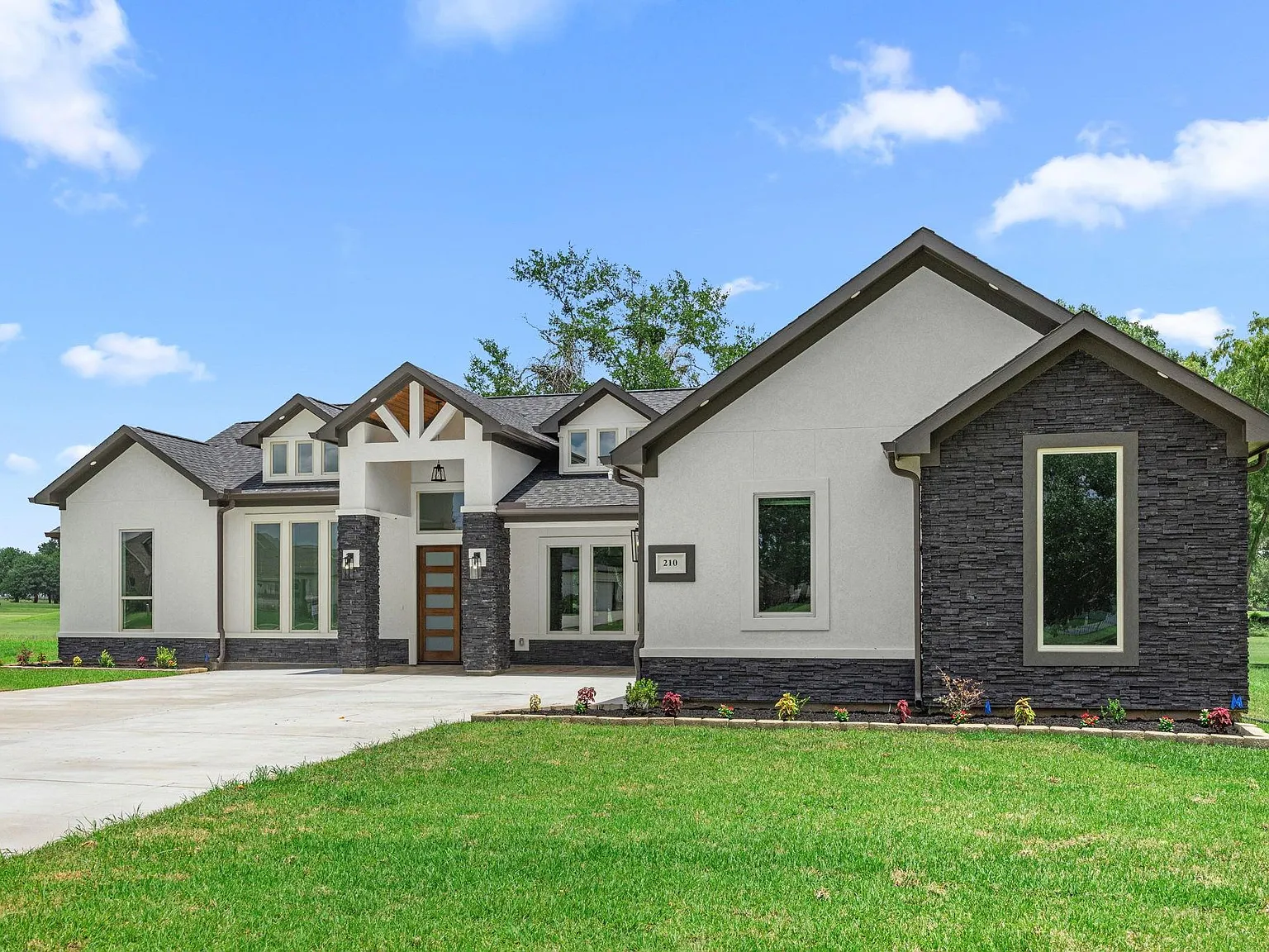 4 bed, 3.5 bath, 2884 sqft, $3,500 — Photo 4