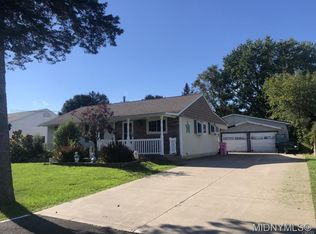 102 Ceral Ln, Oriskany, NY 13424