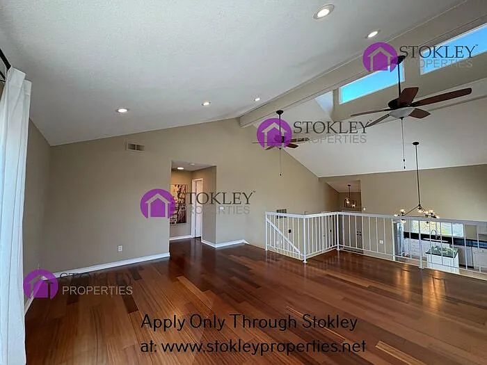 55 Saint Thomas Ln — Photo 12