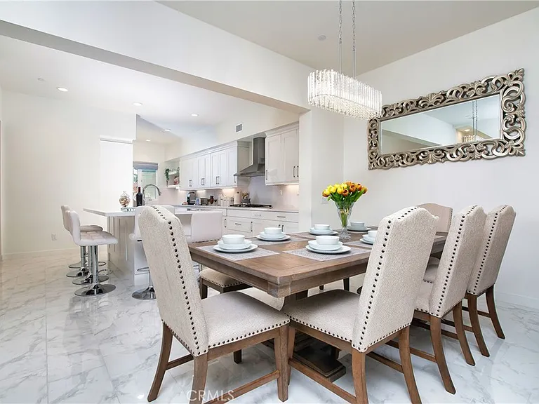1523 Doheny Way — Photo 4