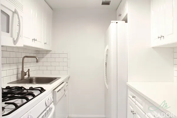 Rented by Mirador Real Estate | media 22