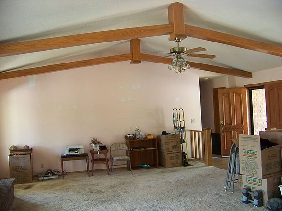 Vaulted ceiling in living rm