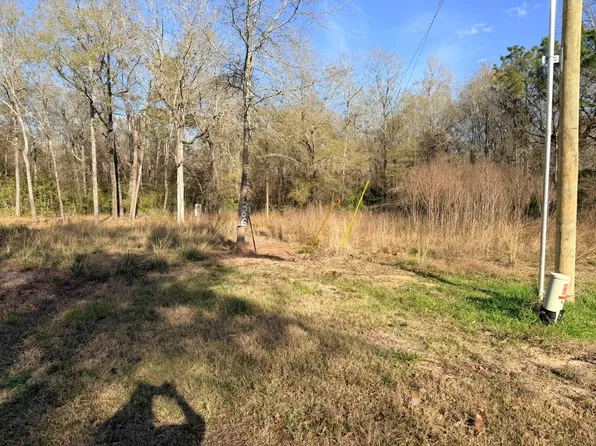 306 Indian Dr, Livingston, TX 77351