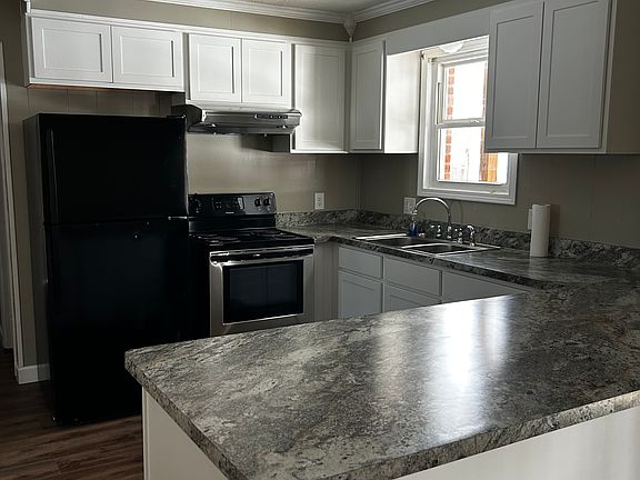 3rd image of 720 Washington Blvd