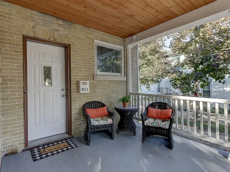 511 W Wisconsin St — Photo 5