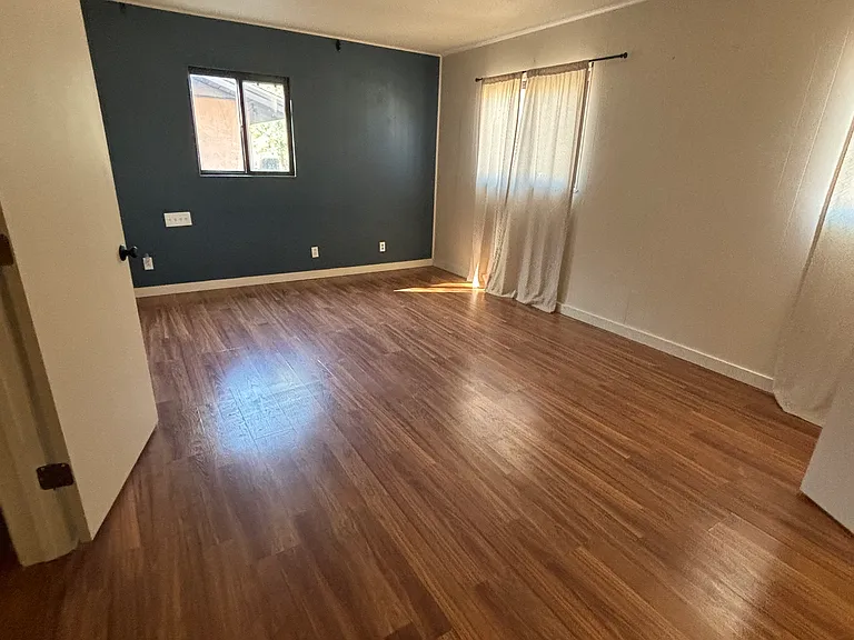 910 N Watson Ave — Photo 8