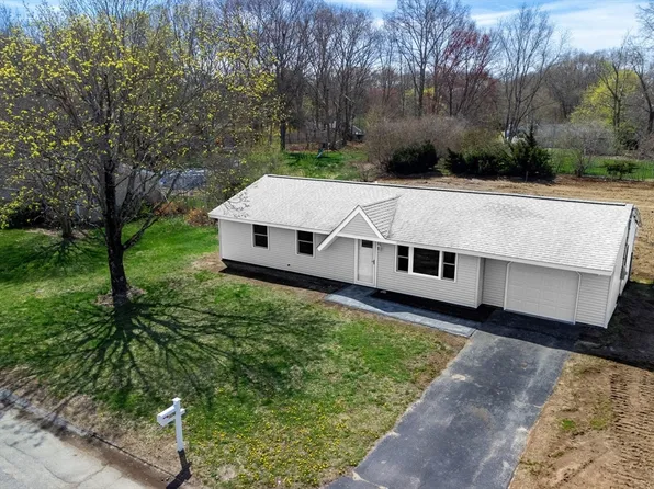 176 Powderhorn Dr, Taunton, MA 02780