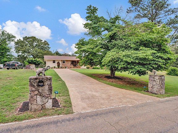 2nd image of 1823 Kimbrough Dr