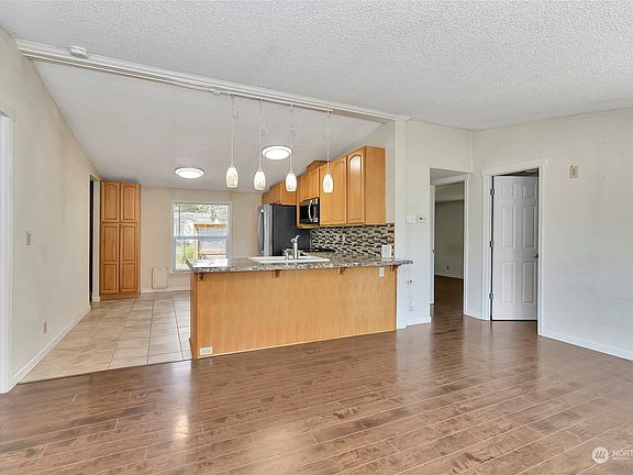 5th image of 10527 Barnes Lane S