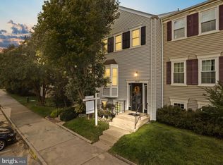 2422 Ridgehampton Ct, Reston, VA 20191