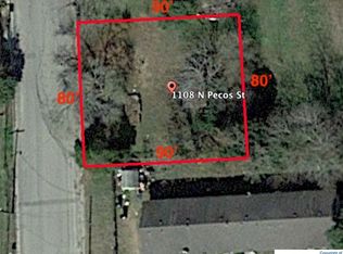 1108 N Pecos St, Lockhart, TX 78644