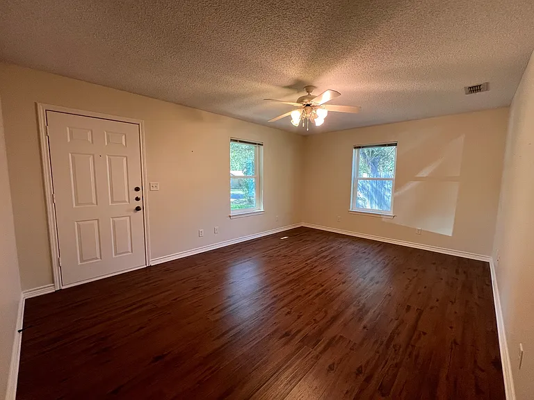 309 Laird Ln #105 — Photo 21