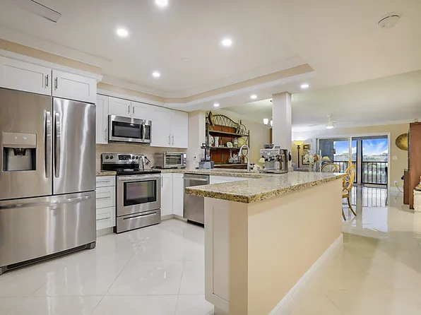 7286 Huntington Lane #204, Delray Beach, FL 33446