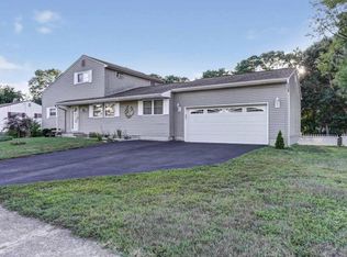 35 Arlyn Dr, Howell, NJ 07731